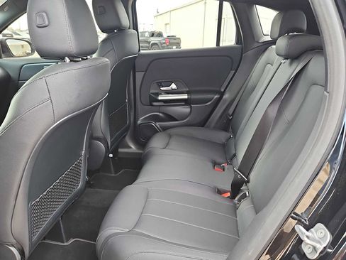 Used 2025 Mercedes-Benz GLA 250 image 11