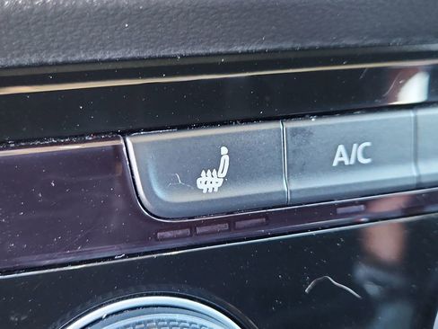 Used 2023 Volkswagen Taos SE image 20