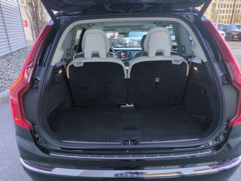 Used 2023 Volvo XC90 B6 Plus image 30