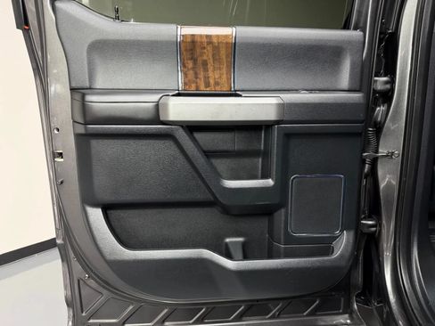 Used 2015 Ford F150 Platinum w/ Equipment Group 701A Luxury AWD/4WD image 16