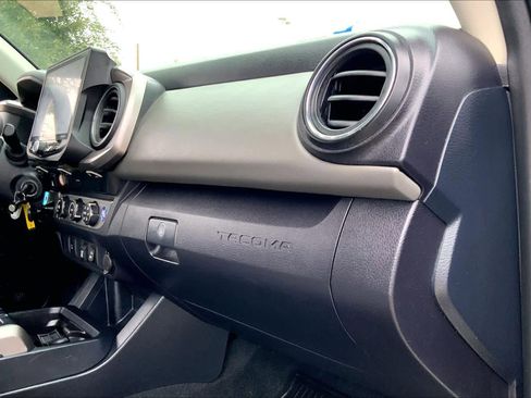 Used 2019 Toyota Tacoma SR5 image 18