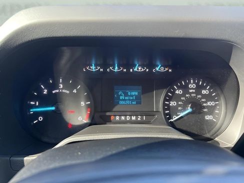 Used 2024 Ford E-450 and Econoline 450 Super Duty w/ Power Windows & Locks Group image 16