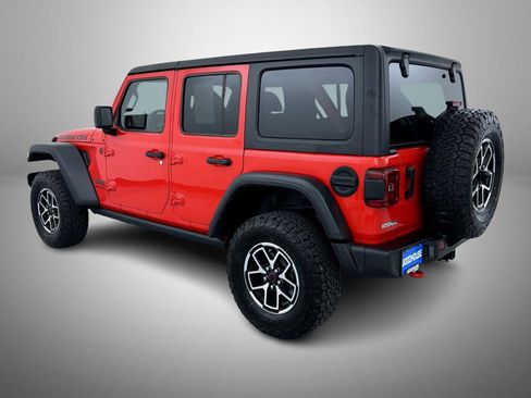 Used 2025 Jeep Wrangler Unlimited Rubicon AWD/4WD image 7