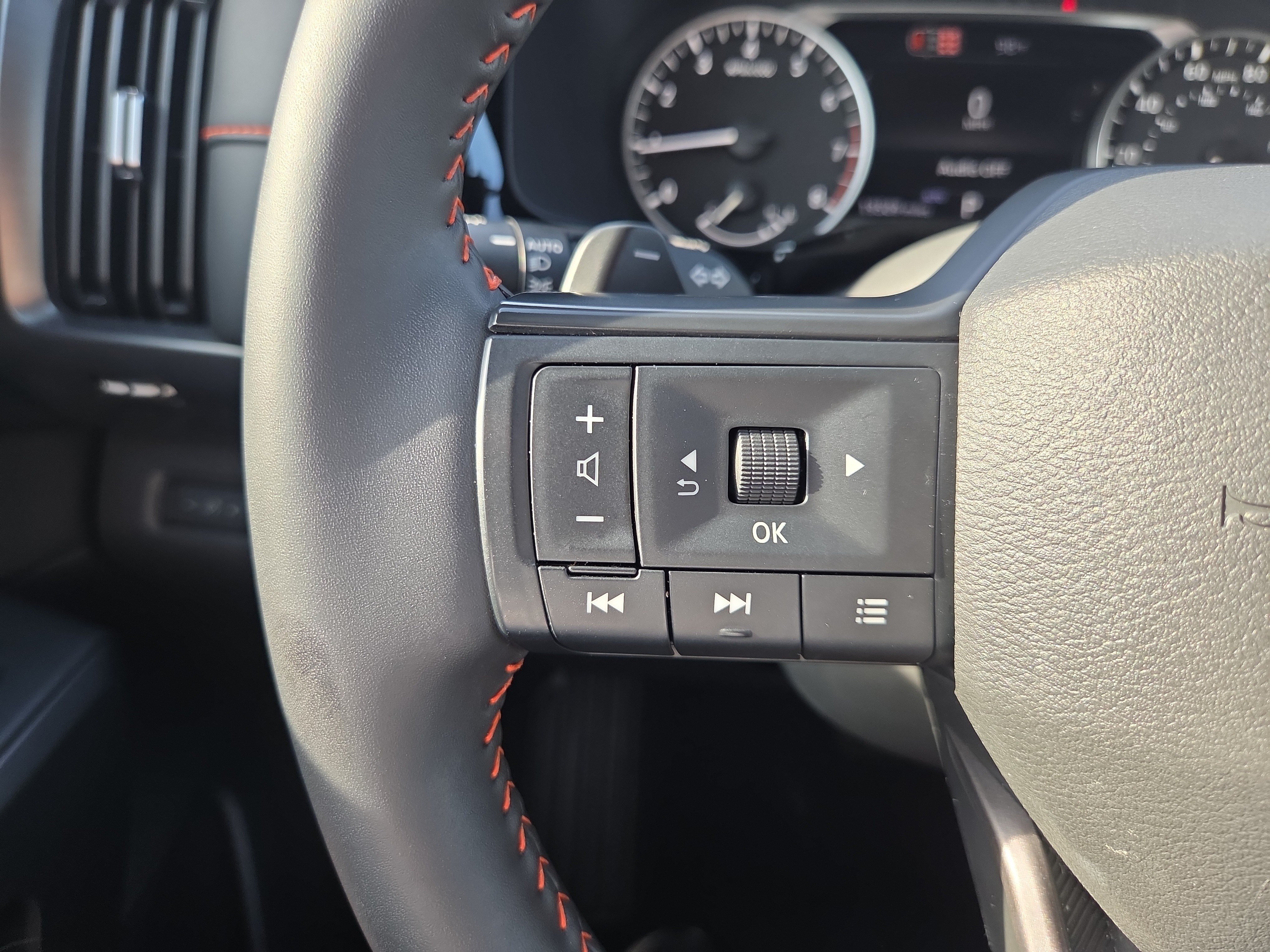 Used 2026 Nissan Pathfinder Rock Creek AWD/4WD image 12