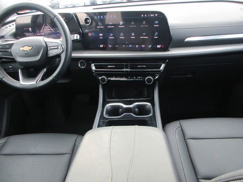 Certified 2025 Chevrolet Traverse LT w/ LPO, Floor Liner Package image 16