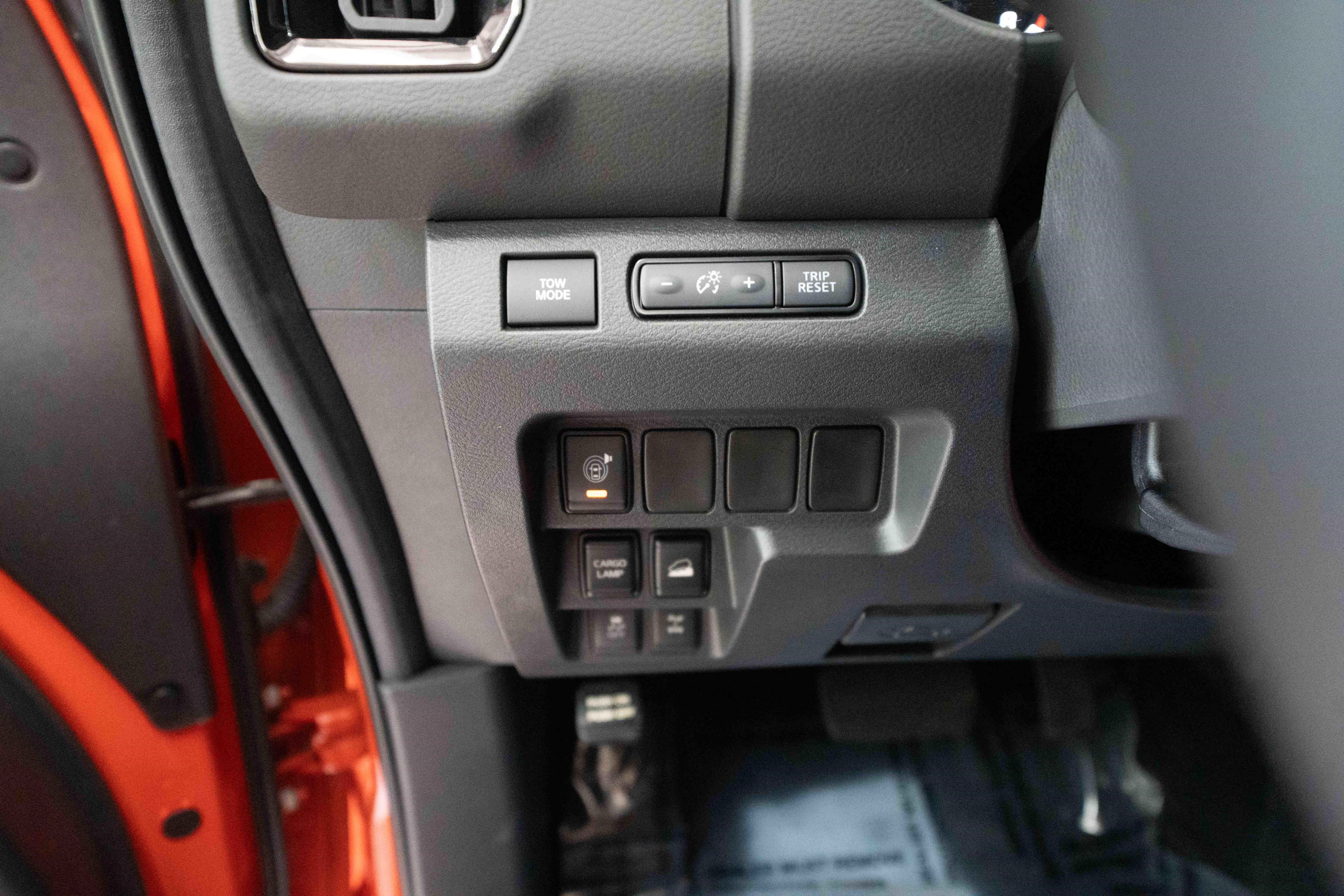 Used 2025 Nissan Frontier PRO-4X w/ Interior Protection Package AWD/4WD image 11