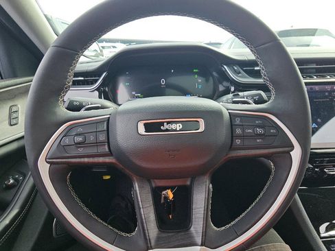 Used 2022 Jeep Grand Cherokee Limited 4xe image 8