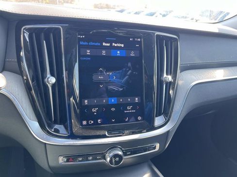 Used 2023 Volvo V60 B5 Cross Country Ultimate w/ Climate Package image 26