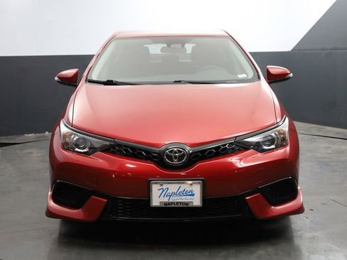 Used 2018 Toyota Corolla iM image 2