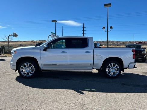 Used 2024 Chevrolet Silverado 1500 High Country w/ Technology Package AWD/4WD image 2