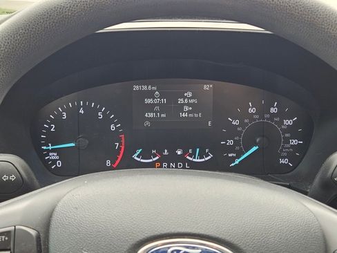 Used 2021 Ford Escape SE w/ SE Sport Appearance Package image 9
