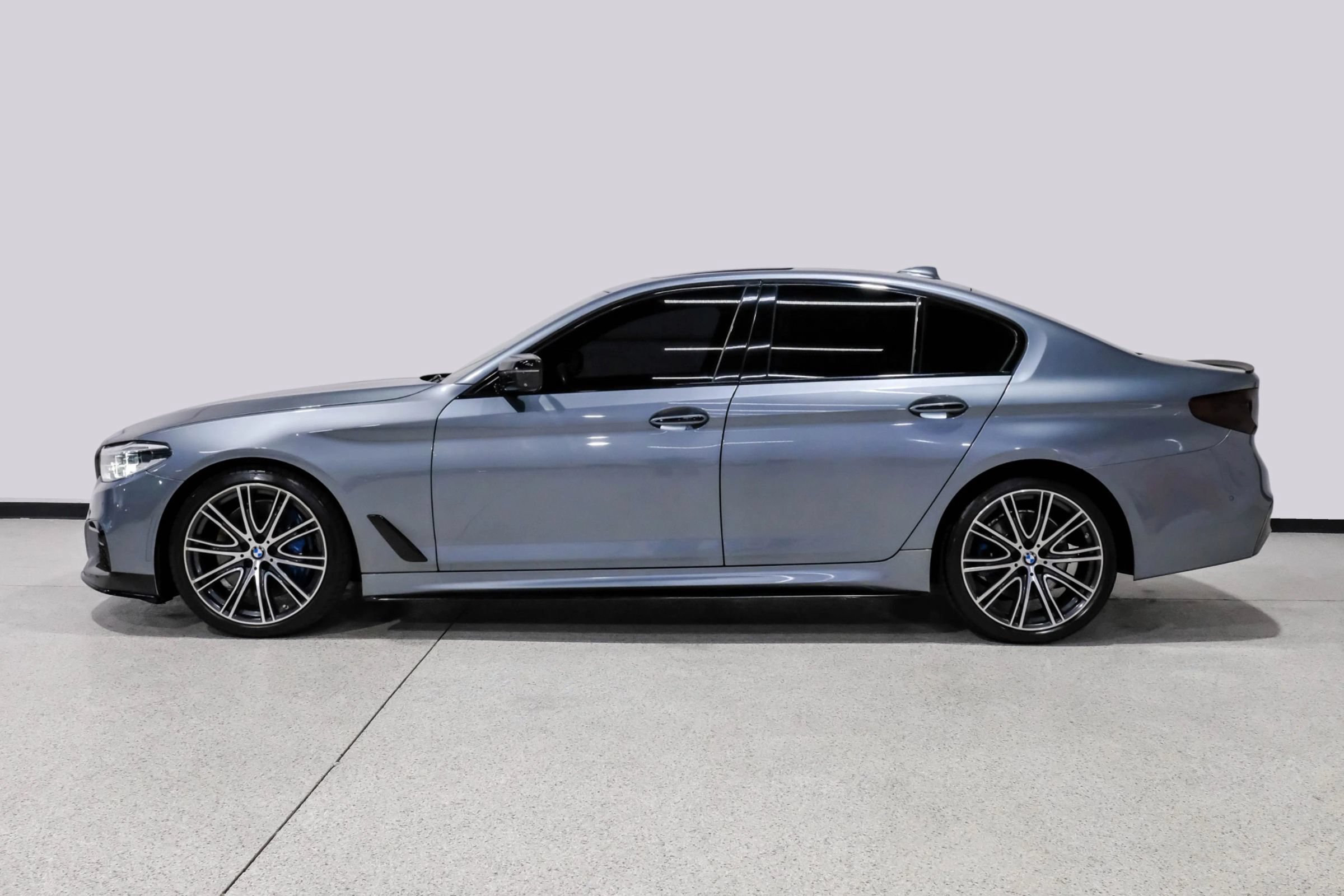 Used 2017 BMW 540i RWD image 9