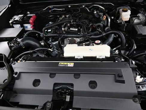 Used 2024 Toyota Tacoma TRD Sport w/ TRD Sport Upgrade Package AWD/4WD image 7