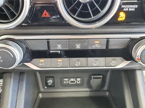 Used 2024 Nissan Sentra SV FWD image 29