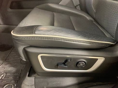 Used 2020 RAM 1500 Laramie AWD/4WD image 19