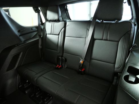 Used 2024 Chevrolet Tahoe RST w/ Luxury Package AWD/4WD image 16