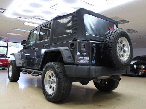 Used 2018 Jeep Wrangler Unlimited Sport S AWD/4WD image 21