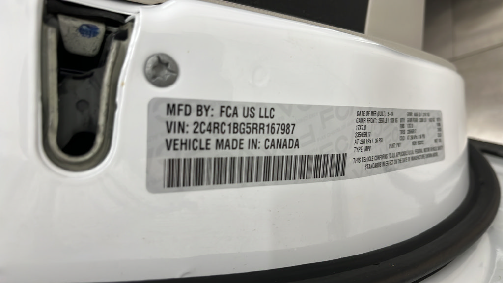 Used 2024 Chrysler Pacifica Touring-L FWD image 29