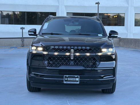 New 2026 Lincoln Navigator L Reserve w/ Jet Appearance Package AWD/4WD image 3