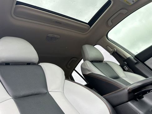 Used 2019 Subaru Crosstrek 2.0i Limited w/ Moonroof Package w/Navigation AWD/4WD image 17