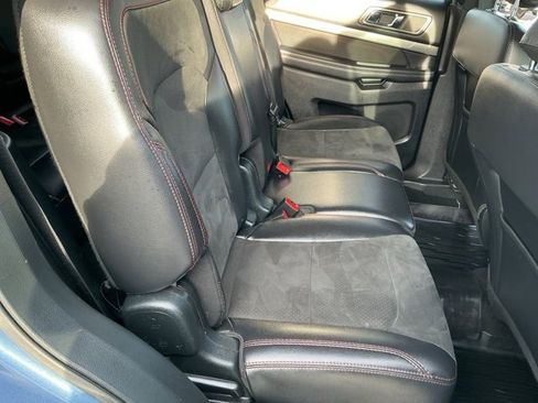 Used 2019 Ford Explorer XLT w/ Equipment Group 202A image 16