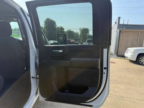 Used 2022 Chevrolet Silverado 3500 LT w/ Convenience Package image 19