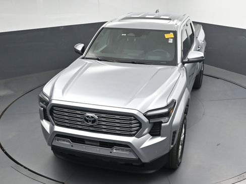 Used 2024 Toyota Tacoma Limited image 27