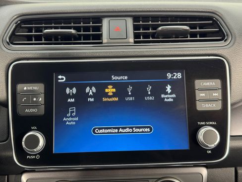 Used 2025 Nissan Leaf S image 23