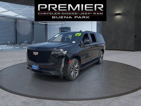 Used 2023 Cadillac Escalade ESV Sport AWD/4WD image 4