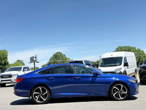 Used 2019 Honda Accord Sport image 6