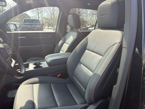 Used 2024 GMC Acadia AT4 w/ Luxury Package image 16
