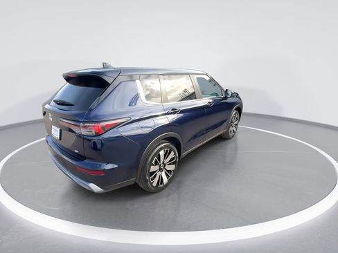 New 2026 Mitsubishi Outlander SE FWD image 2