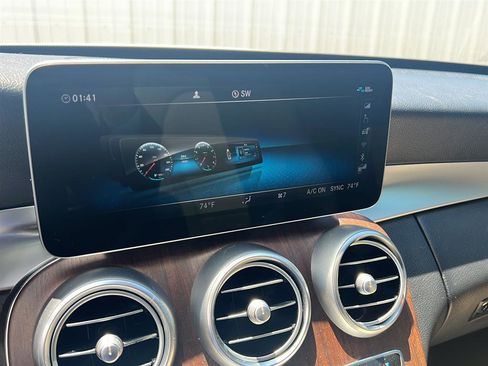 Used 2021 Mercedes-Benz C 300 4MATIC Sedan image 3