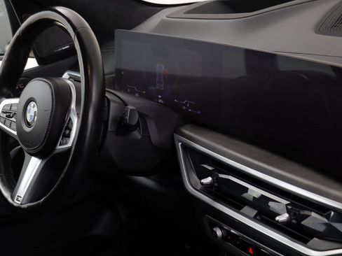 Certified 2024 BMW X7 xDrive40i w/ M Sport Package image 22