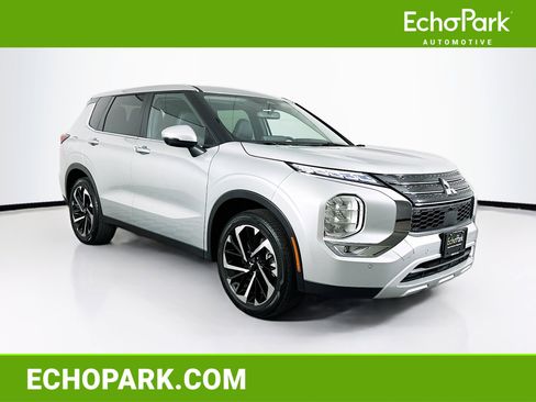 Used 2024 Mitsubishi Outlander SE Black Edition image 1