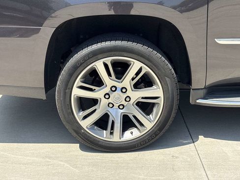 Used 2015 Cadillac Escalade ESV Premium AWD/4WD image 9