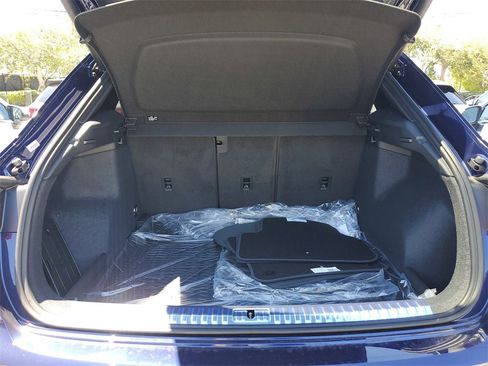 New 2025 Audi Q3 2.0T Premium image 31