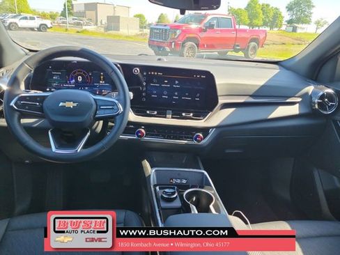 Used 2026 Chevrolet Equinox LT w/ Convenience Package II FWD image 11