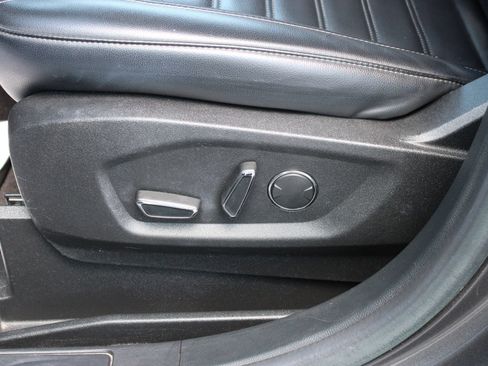 Used 2019 Ford Edge SEL w/ Equipment Group 201A FWD image 13