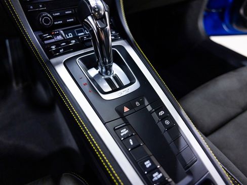 Used 2022 Porsche 718 Cayman GT4 RWD image 42