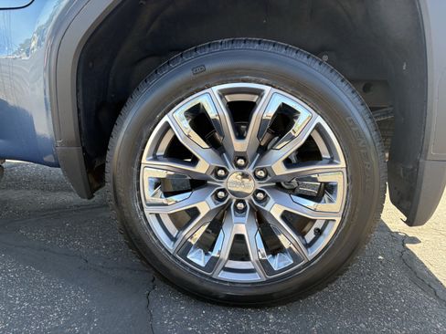 Used 2025 GMC Sierra 1500 Denali AWD/4WD image 12