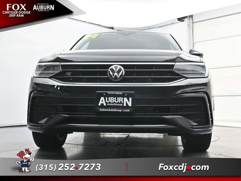 Used 2024 Volkswagen Tiguan SE R-Line AWD/4WD image 20