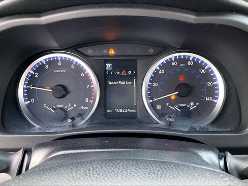 Used 2017 Toyota Highlander LE image 24