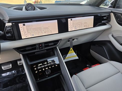 New 2025 Porsche Macan Turbo Electric image 18