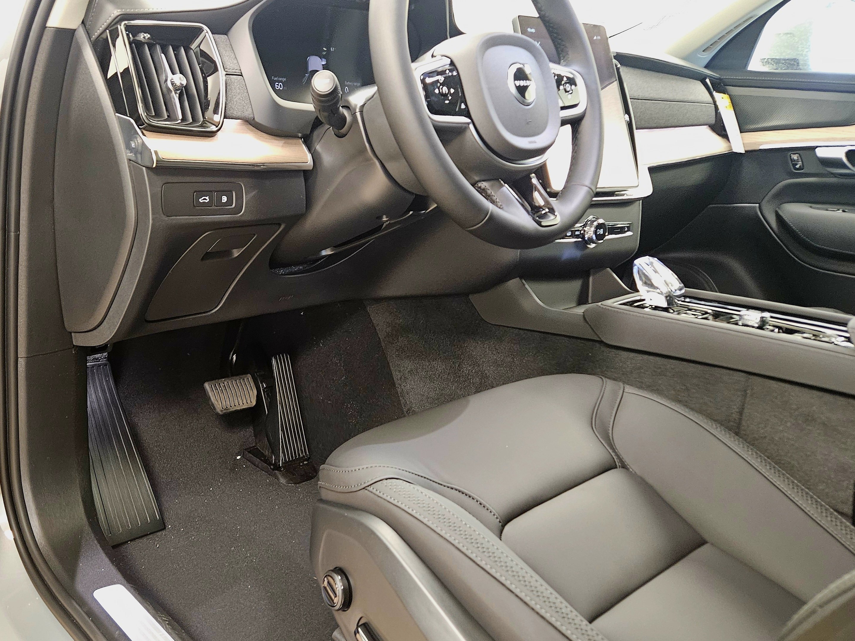 New 2026 Volvo XC90 T8 Plus w/ Protection Package Premier AWD/4WD image 42