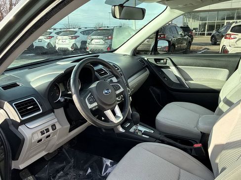 Used 2017 Subaru Forester 2.5i Premium image 2