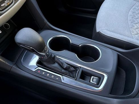 Used 2023 Chevrolet Equinox LT image 18