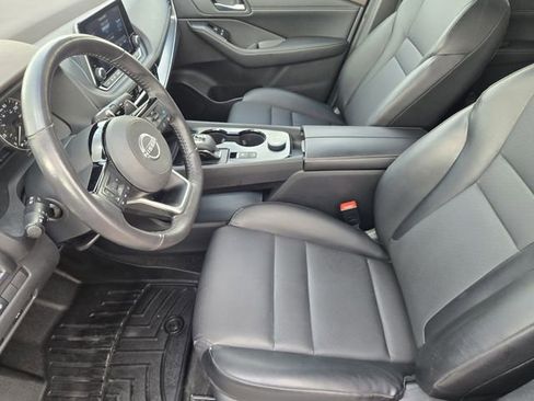 Used 2022 Nissan Rogue SV w/ SV Premium Package image 12