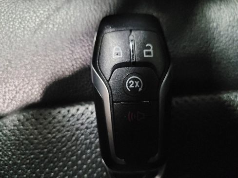 Used 2016 Ford Explorer Sport image 32