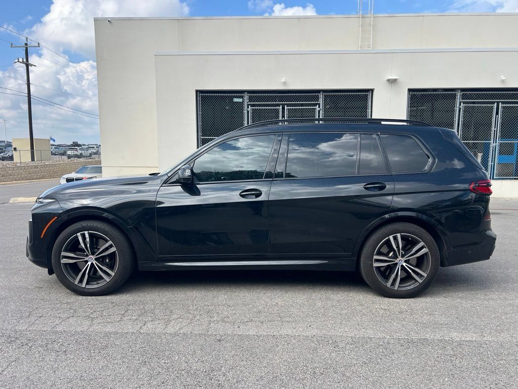 Used 2023 BMW X7 M60i w/ Executive Package AWD/4WD image 4
